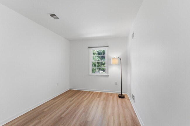 Building Photo - 7428 Chummley Ct