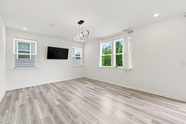Building Photo - 1513 Underbrush Dr