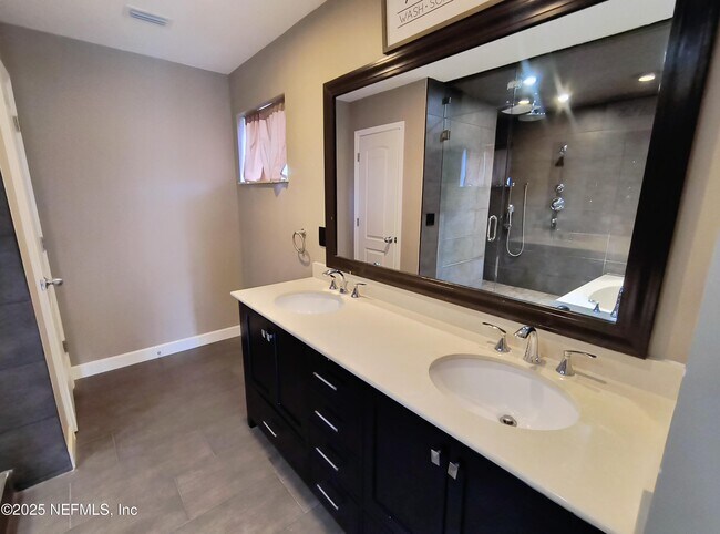 Building Photo - 13636 Capistrano Dr S