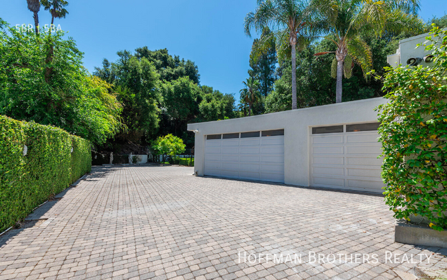 Building Photo - 16044 Royal Mt Dr Encino, CA 91436