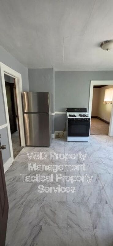 Building Photo - 4024 E 143rd St