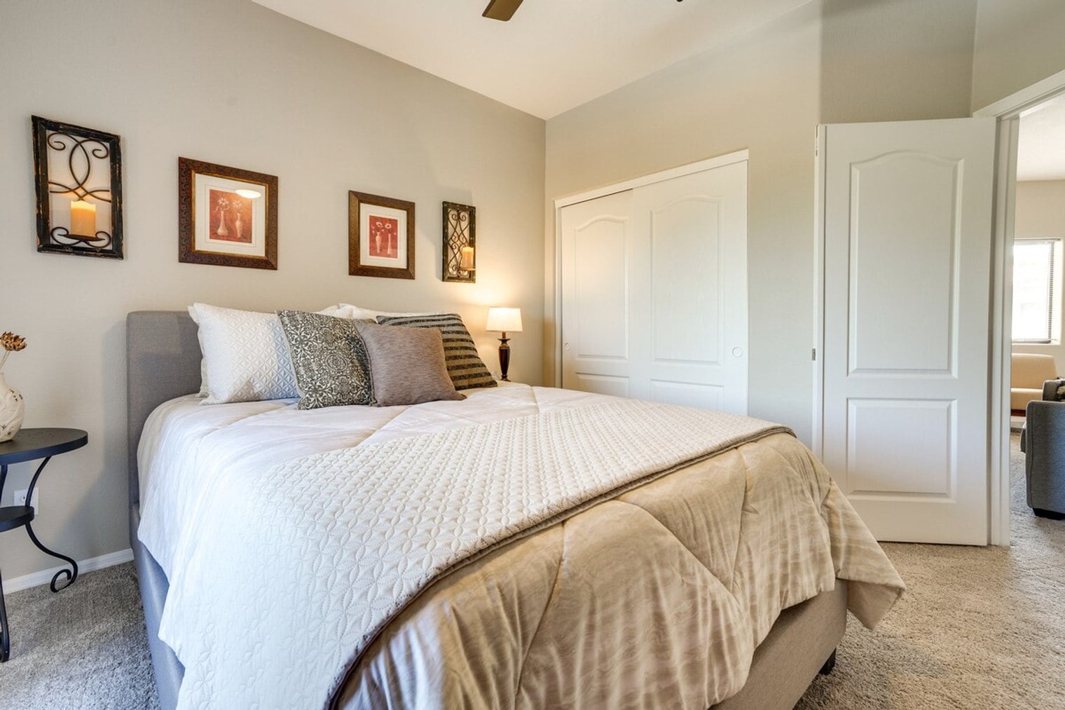 Building Photo - 9151 W Greenway Rd