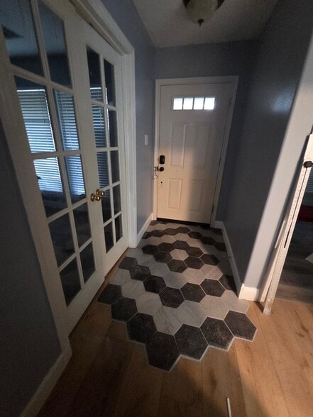 Building Photo - 8826 Fernbrook