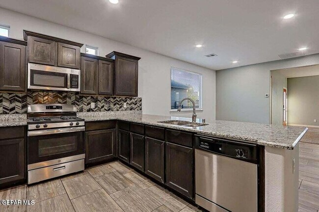Building Photo - 14441 Eastbrook Dr