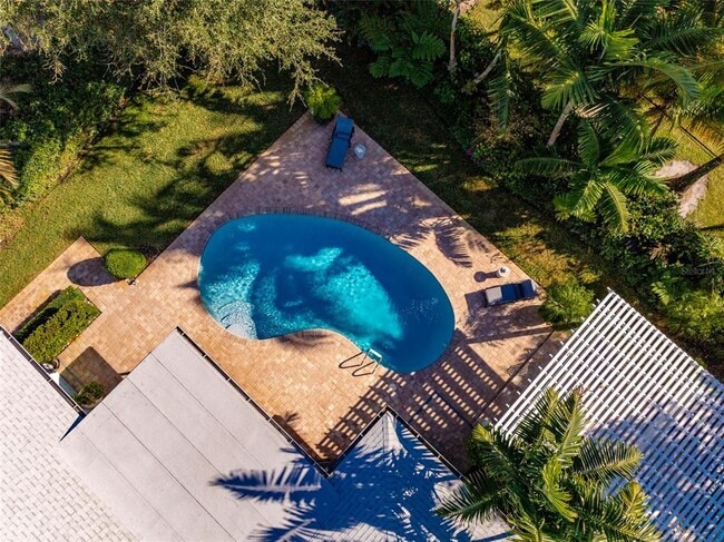 Building Photo - 1945 Anglers Cove