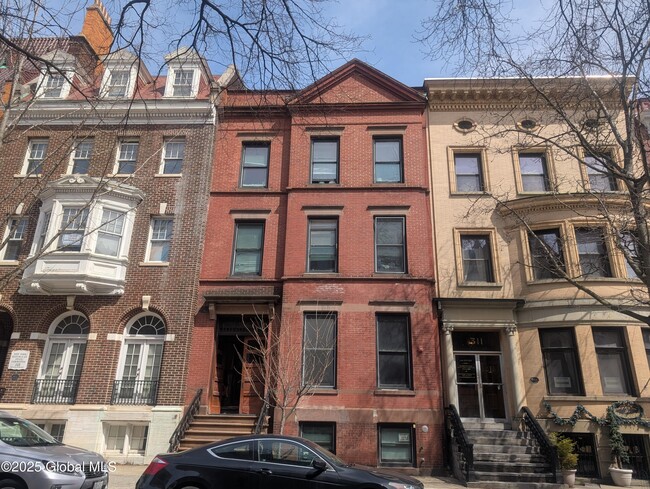 Primary Photo - 313 State St