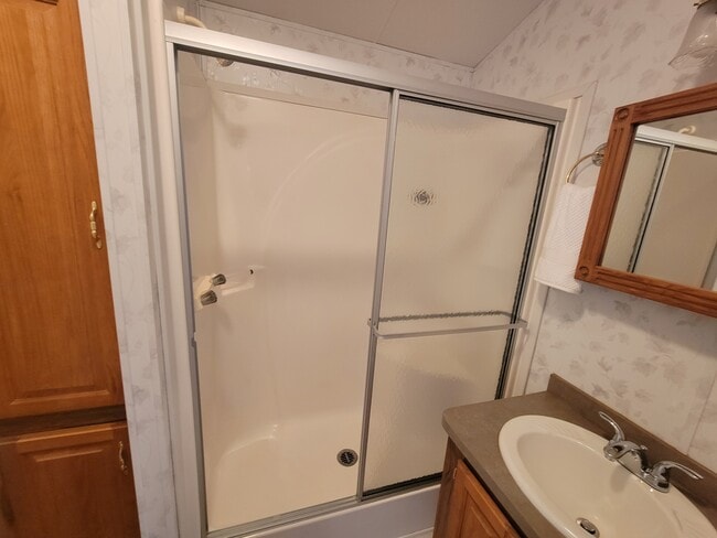 Building Photo - 21 Strollers Ln