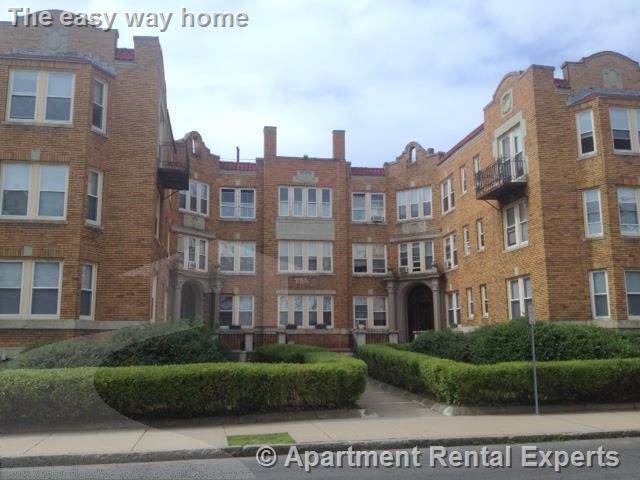 Building Photo - 170 Maple St