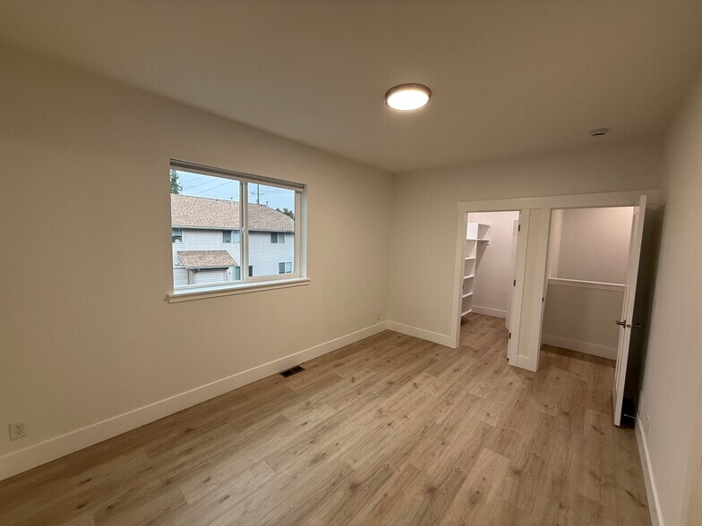 Building Photo - 3127 N Fruitland Ln