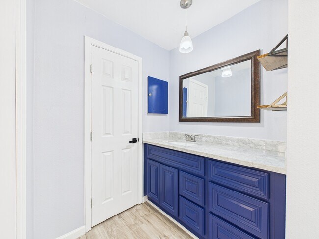 Building Photo - 10915 Sagedowne Ln