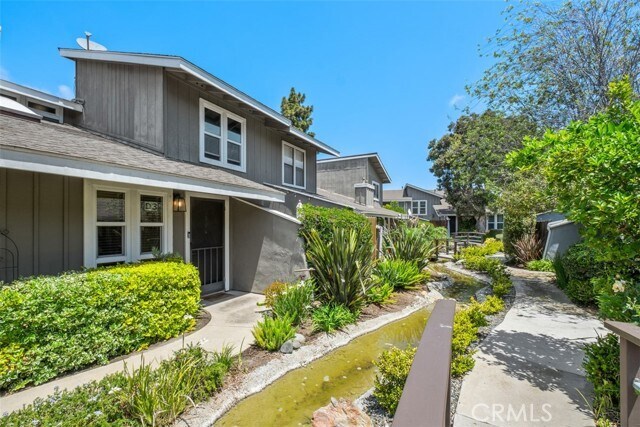 Building Photo - 345 University Dr