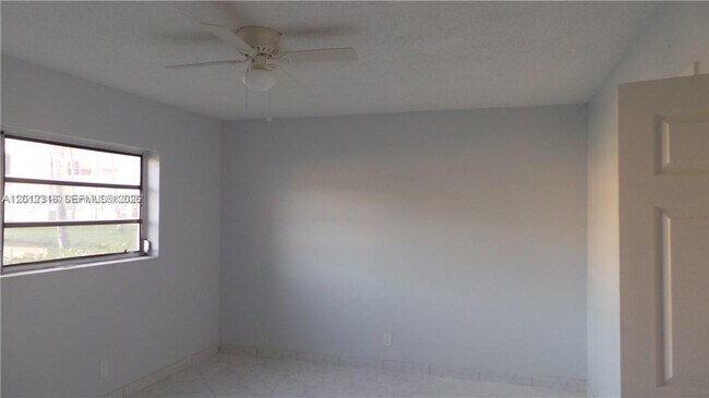 Building Photo - 5031 W Oakland Park Blvd