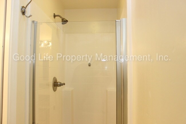 Building Photo - 5404 Balboa Arms Dr