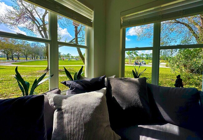 Building Photo - 1916 Perfect Dr