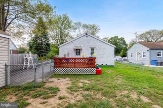 Building Photo - 33 E Clinton St