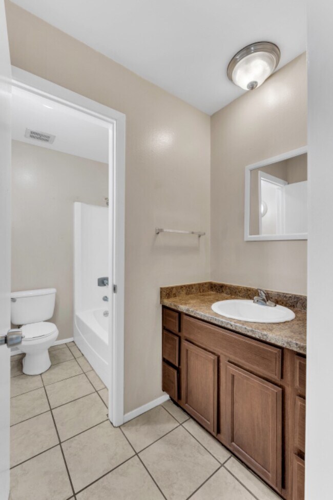 Building Photo - 3300 Hayes Ave