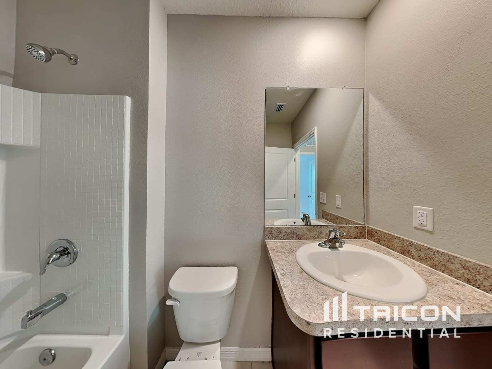 Building Photo - 2819 Greenleaf Ter