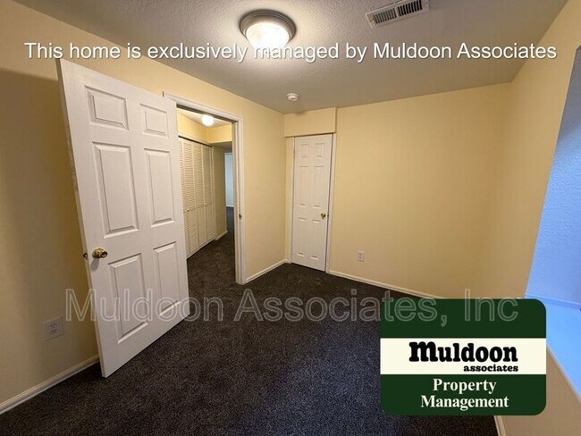 Building Photo - 821 Legend Oak Dr