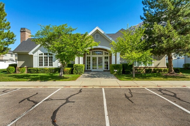 Building Photo - 816 N 175 E