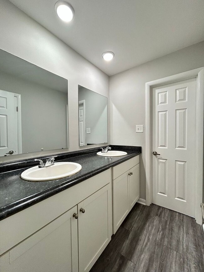 Building Photo - Welcome to this charming townhouse "ASK AB...