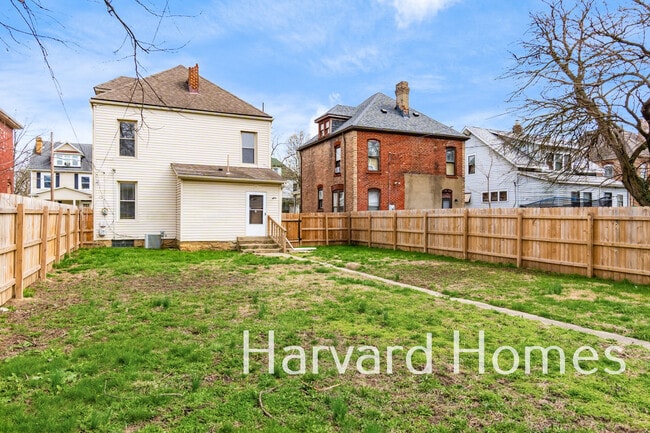 Building Photo - 131 Midland Ave