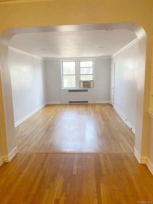 Building Photo - 75-40 Austin St