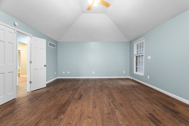 Building Photo - 4612 NW Bramble Trail