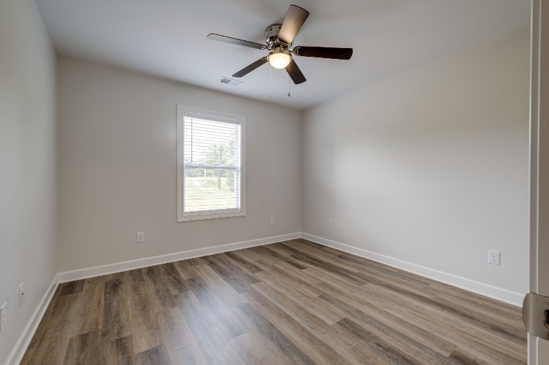 Building Photo - 644 S Tunnel Rd