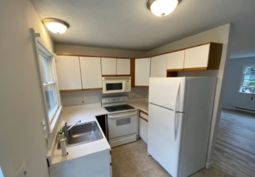 Building Photo - 164 Military Hwy