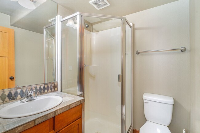 Building Photo - 3Bd/2.5Ba Seattle Townhome