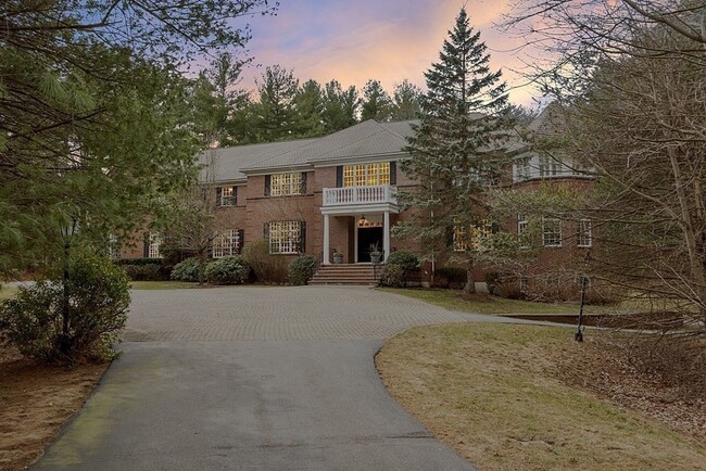 Primary Photo - 451 Wellesley St