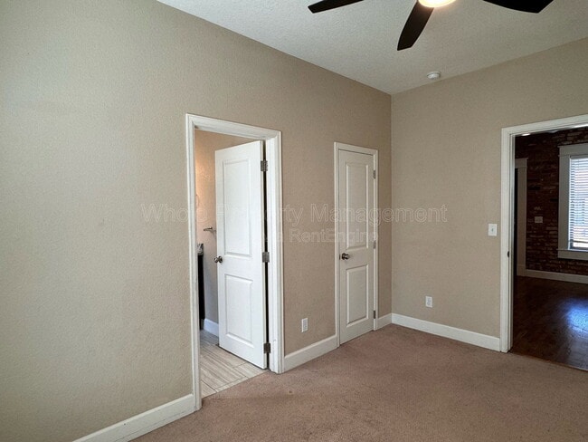 Building Photo - 2118 E 21st Ave