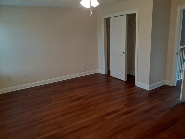 Building Photo - Available for the 2026-2027 lease term.