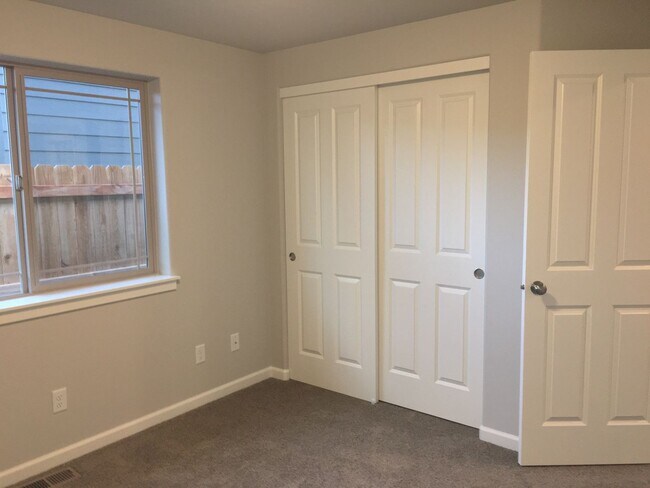 Building Photo - 3 Bedroom 2 Bath Home in Fieldstone Crossing