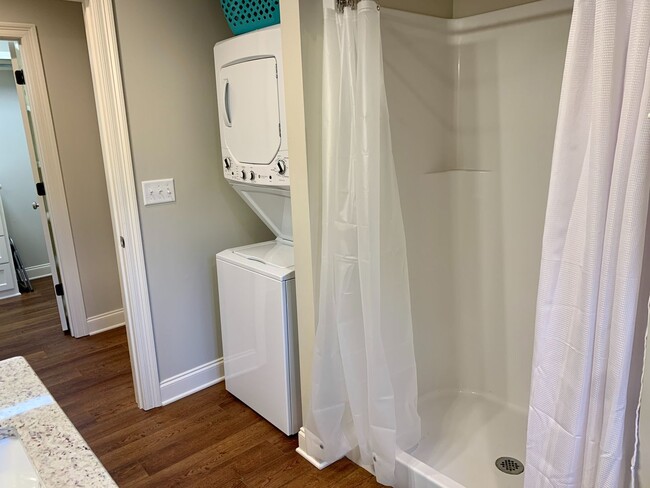 Building Photo - Fondren Studio Apartment - Furnished and U...