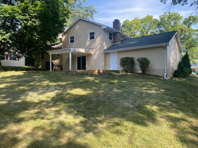 Building Photo - 220 Garland Dr