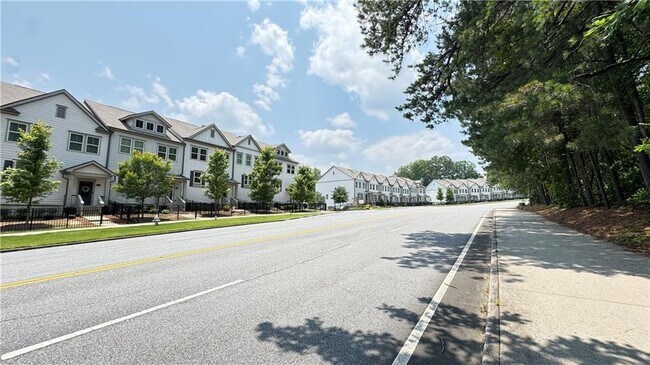 Building Photo - 285 Vista Ln