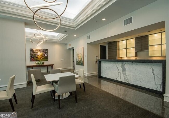 Building Photo - 2660 Peachtree Rd NW