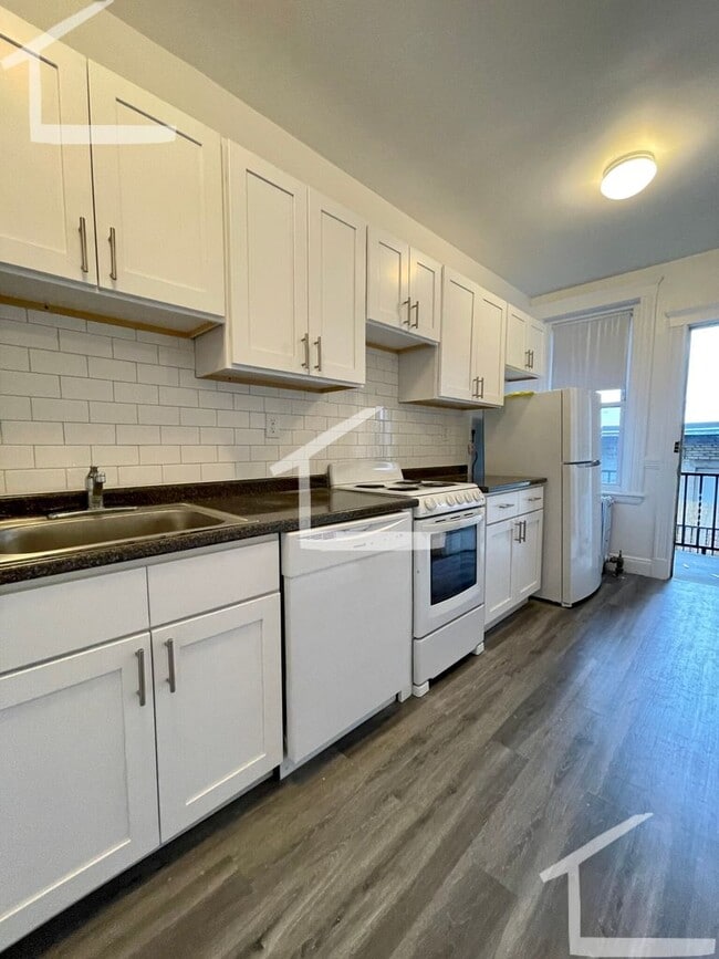 Building Photo - No Brokers Fee, No Security Deposit, Heat, Hot Water Included, Laundry on a Site