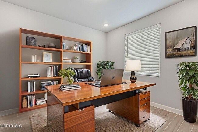 Building Photo - 824 Paseo Solar Dr