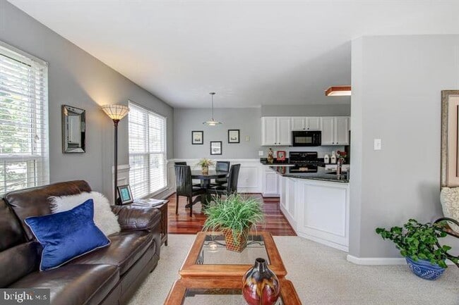 Building Photo - 46740 Graham Cove Square