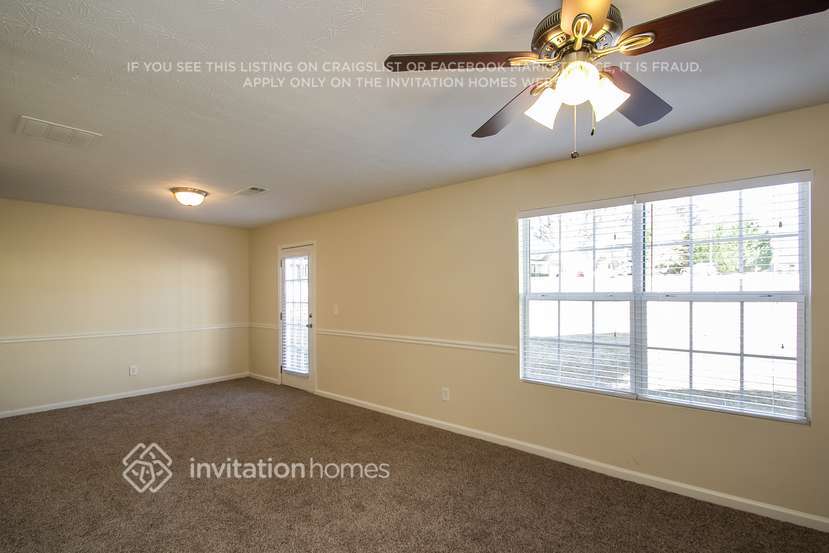 Building Photo - 715 Carlton Pointe Way