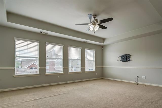 Building Photo - 916 Carlsbad Dr