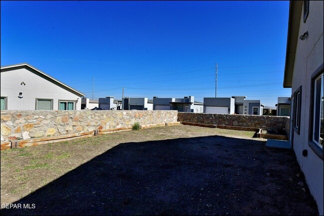 Building Photo - 14945 Tierra Escape Ave