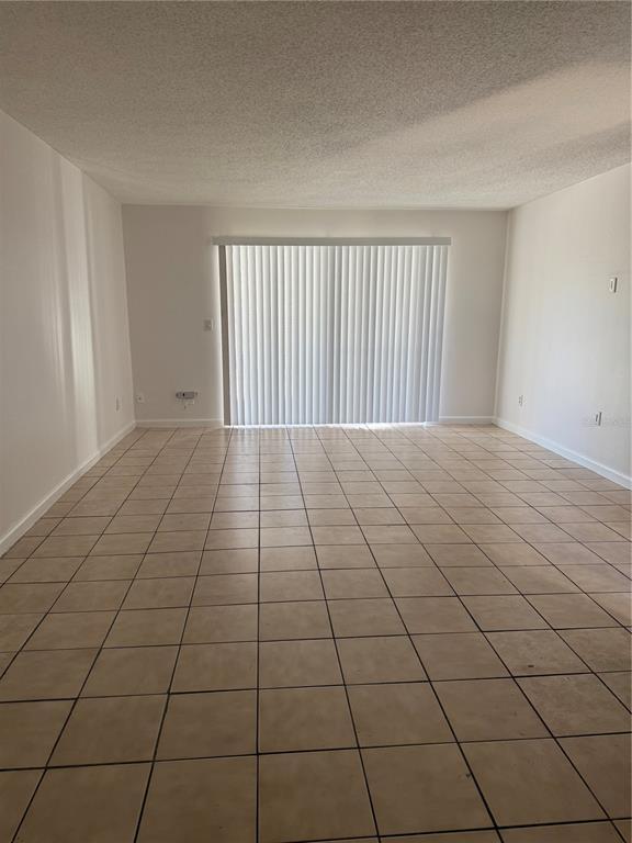 Building Photo - 7210 N Manhattan Ave