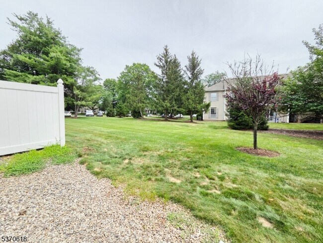 Building Photo - 3705 Pinhorn Dr