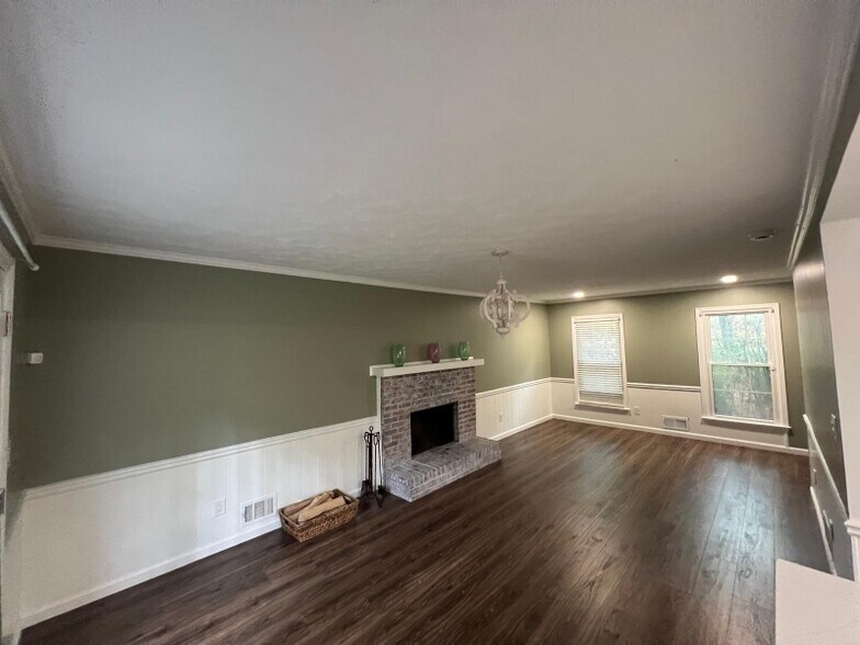 Building Photo - 4008 Rock Mill Dr