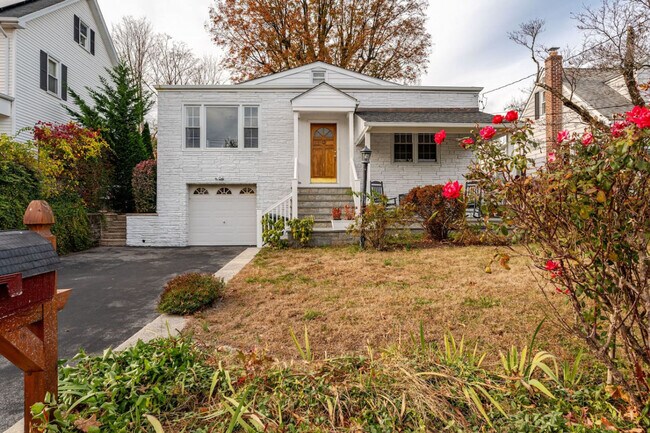 Building Photo - 40 Clark Pl