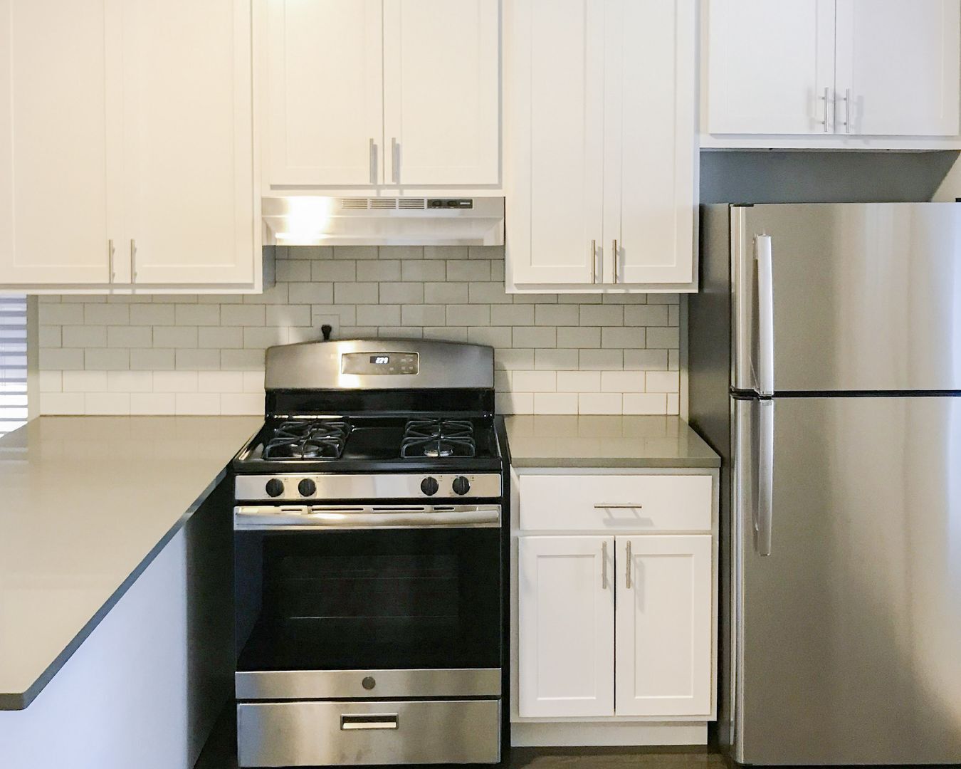 Building Photo - 2730 N Wayne Ave