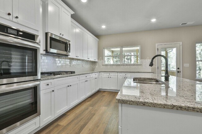 Building Photo - 10 Singletree